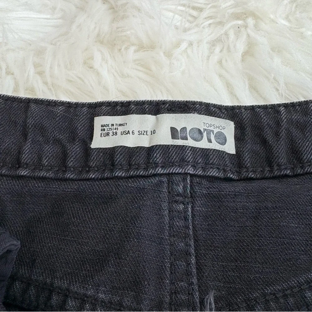 Topshop Moto Black Denim Skirt with Floral Embroidery - Picture 3 of 4